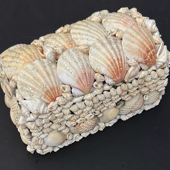 Vintage Shell-Embellished Jewelry Box - Picture 4 of 15